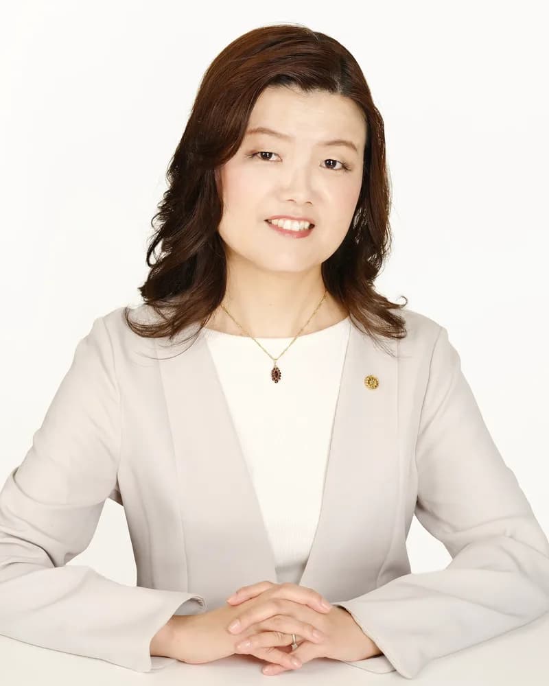 代表 小川千尋